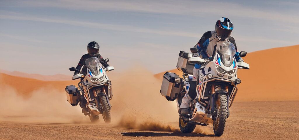 【CRF1100L徹底解説】アフリカツインは本当に「つまらない」のか?後悔する人、最高の相棒になる人の決定的違い crf1100l アフリカツインHONDA公式画像