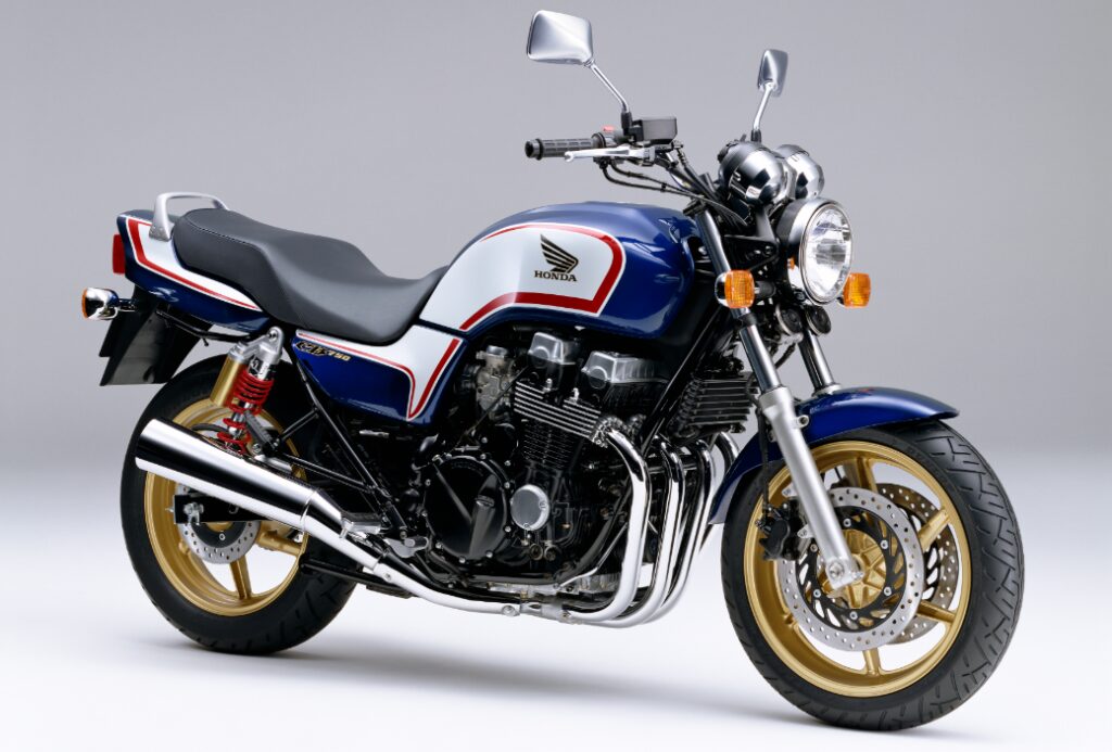 CB750 RC42のカスタムは外観より中身を磨け。現代スペックに蘇る「大人のレストモッド」 CB750 ホンダ公式サイト画像
